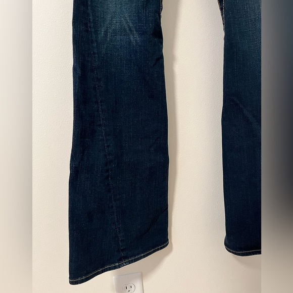 True Religion Woman’s Boot Cut/Low Rise Jeans - Picture 6 of 11
